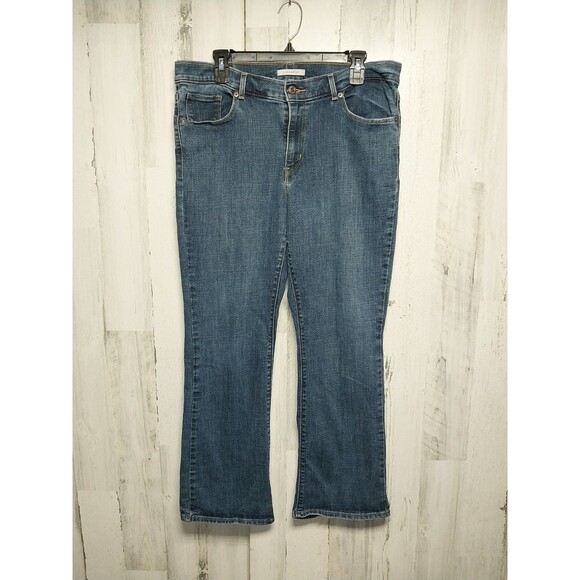 Levis Classic Bootcut Women's Jeans Mid Rise Blue Size 14 S - Picture 1 of 8